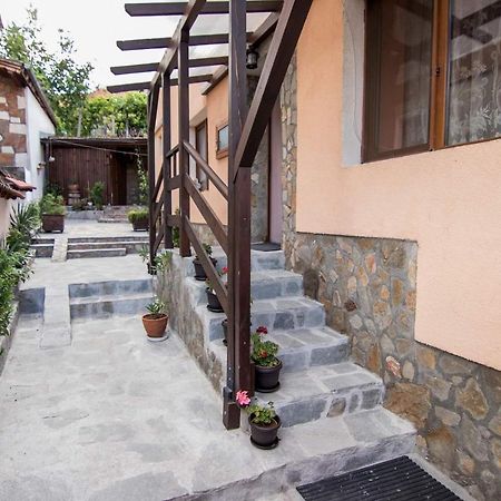 Фън Шуй Къща За Гости 88 Dobrinischte Exterior foto