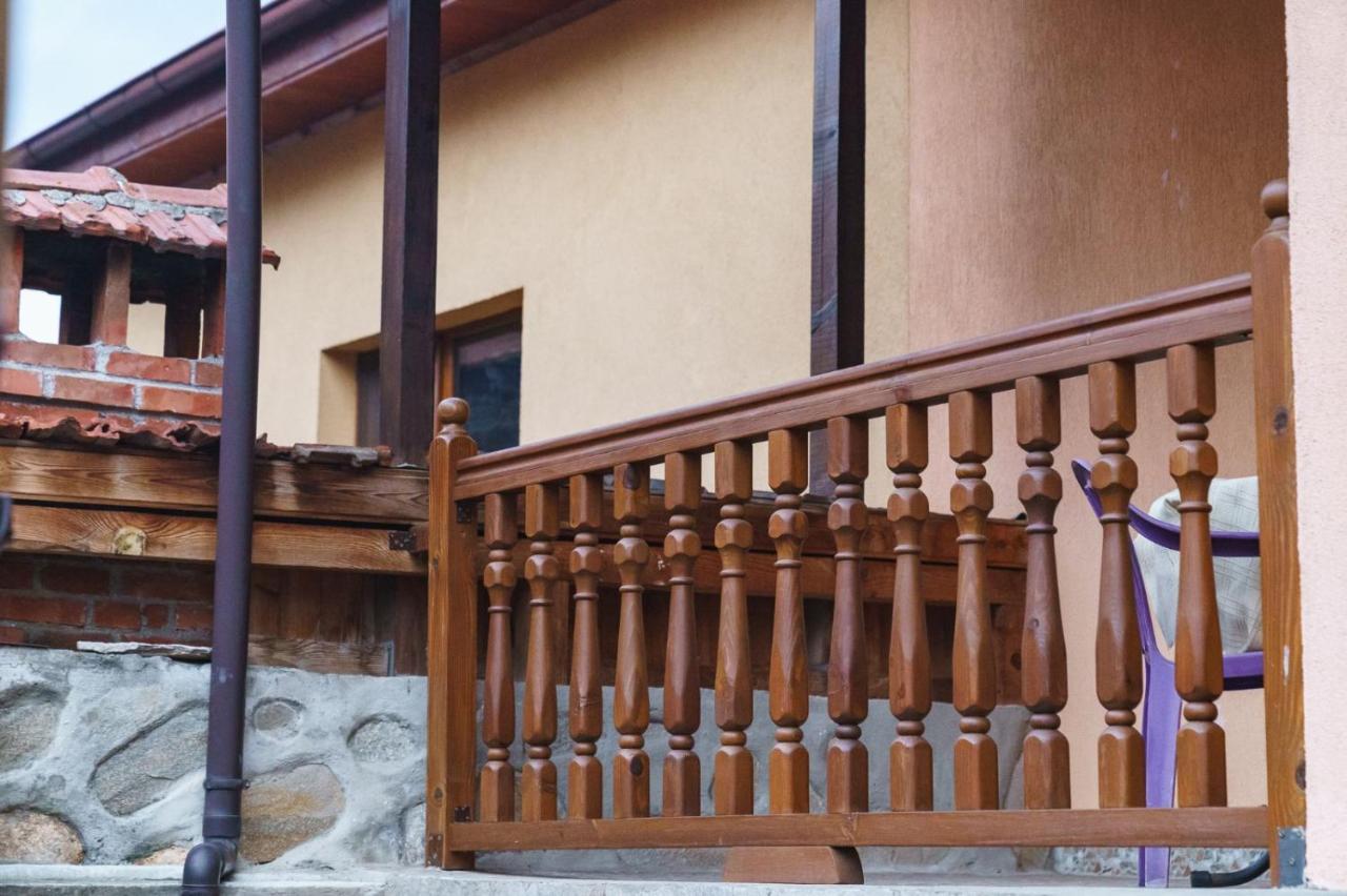 Фън Шуй Къща За Гости 88 Dobrinischte Exterior foto