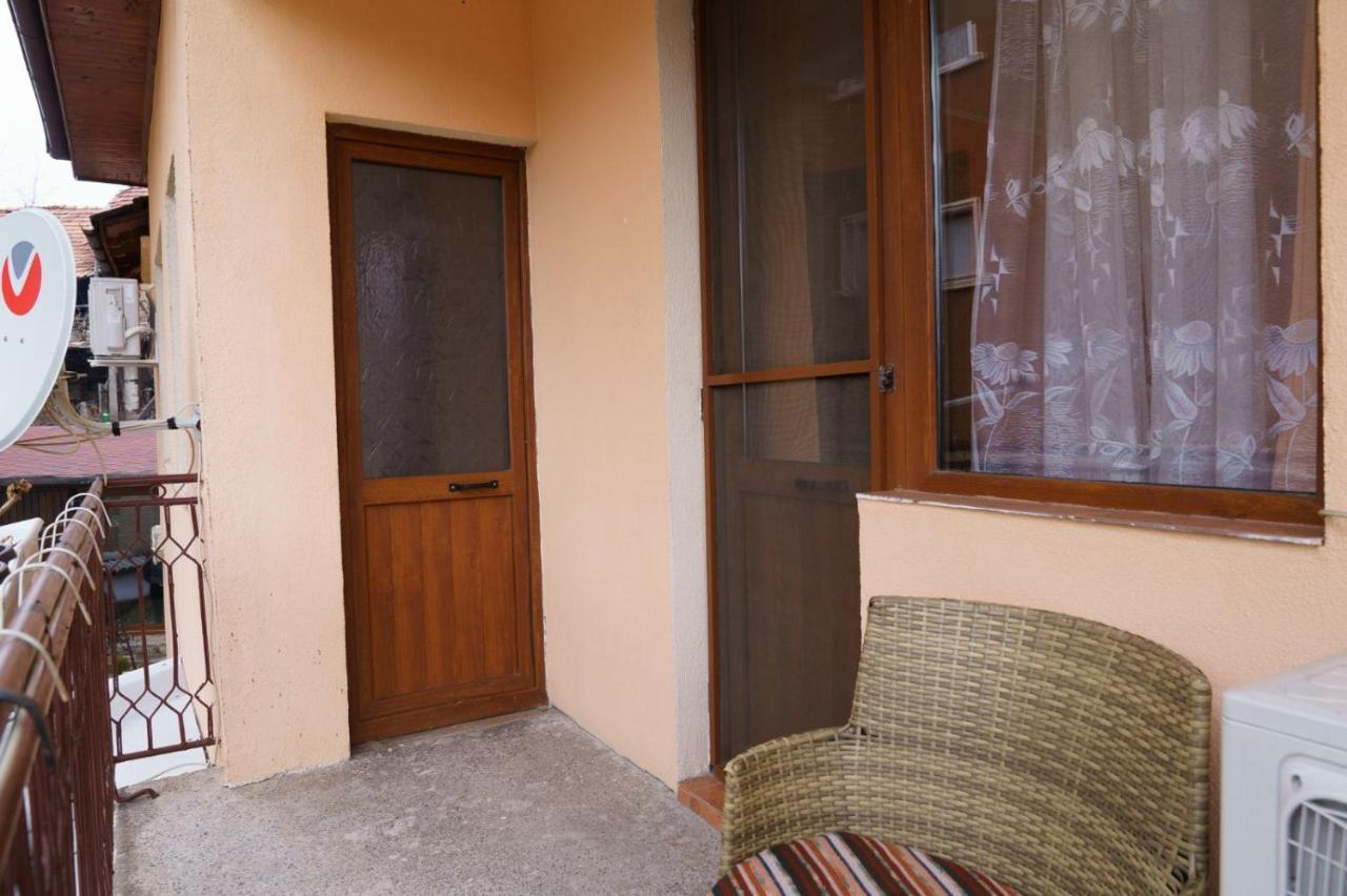 Фън Шуй Къща За Гости 88 Dobrinischte Exterior foto